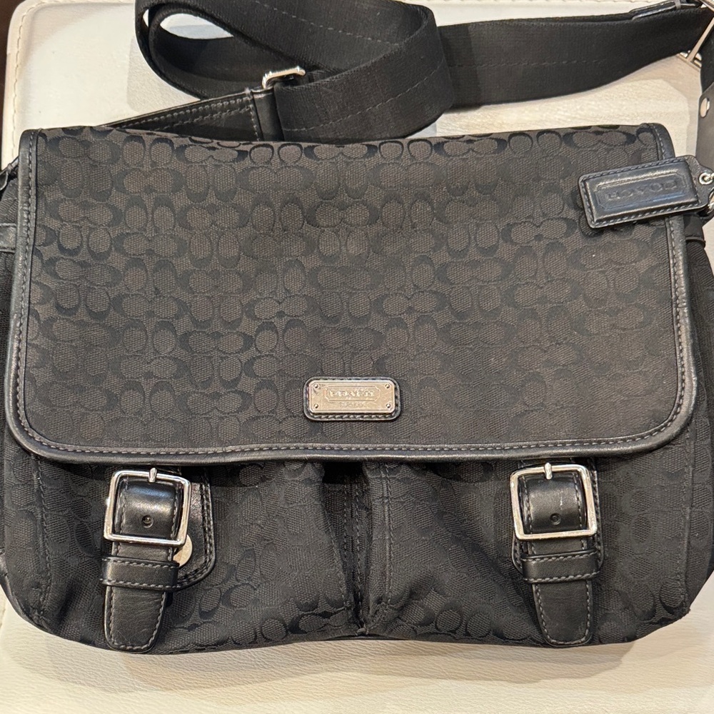 Coach Signature Black Messenger Bag - EUC